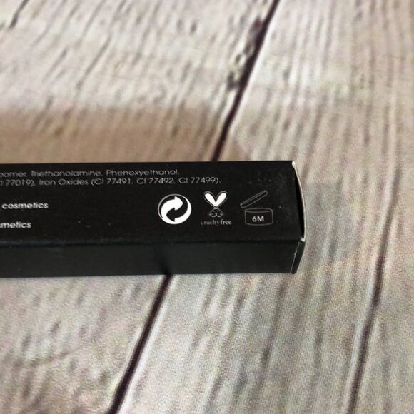 Model Co Eyelites Metallic Eyeshadow Granite New in Box - Picture 7 of 10